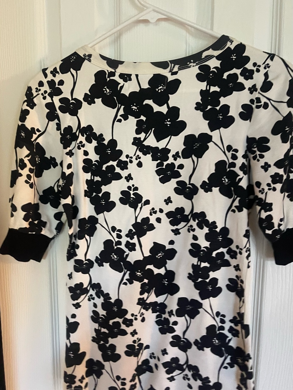 Source Unknown Black and White Floral Women's Blouse